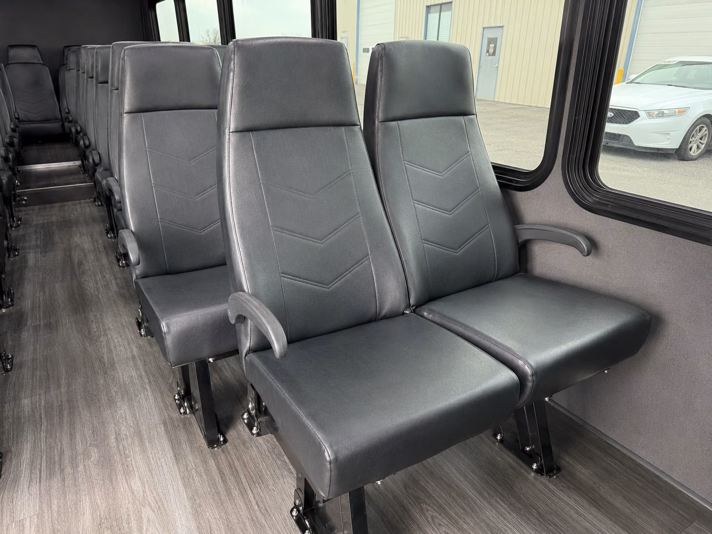 charter buses to sofi stadium rams and chargers games from huntington beach