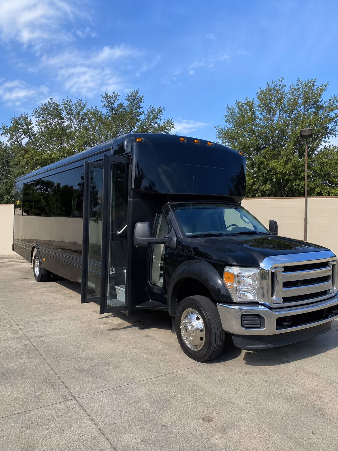 huntington beach 20 passenger party bus