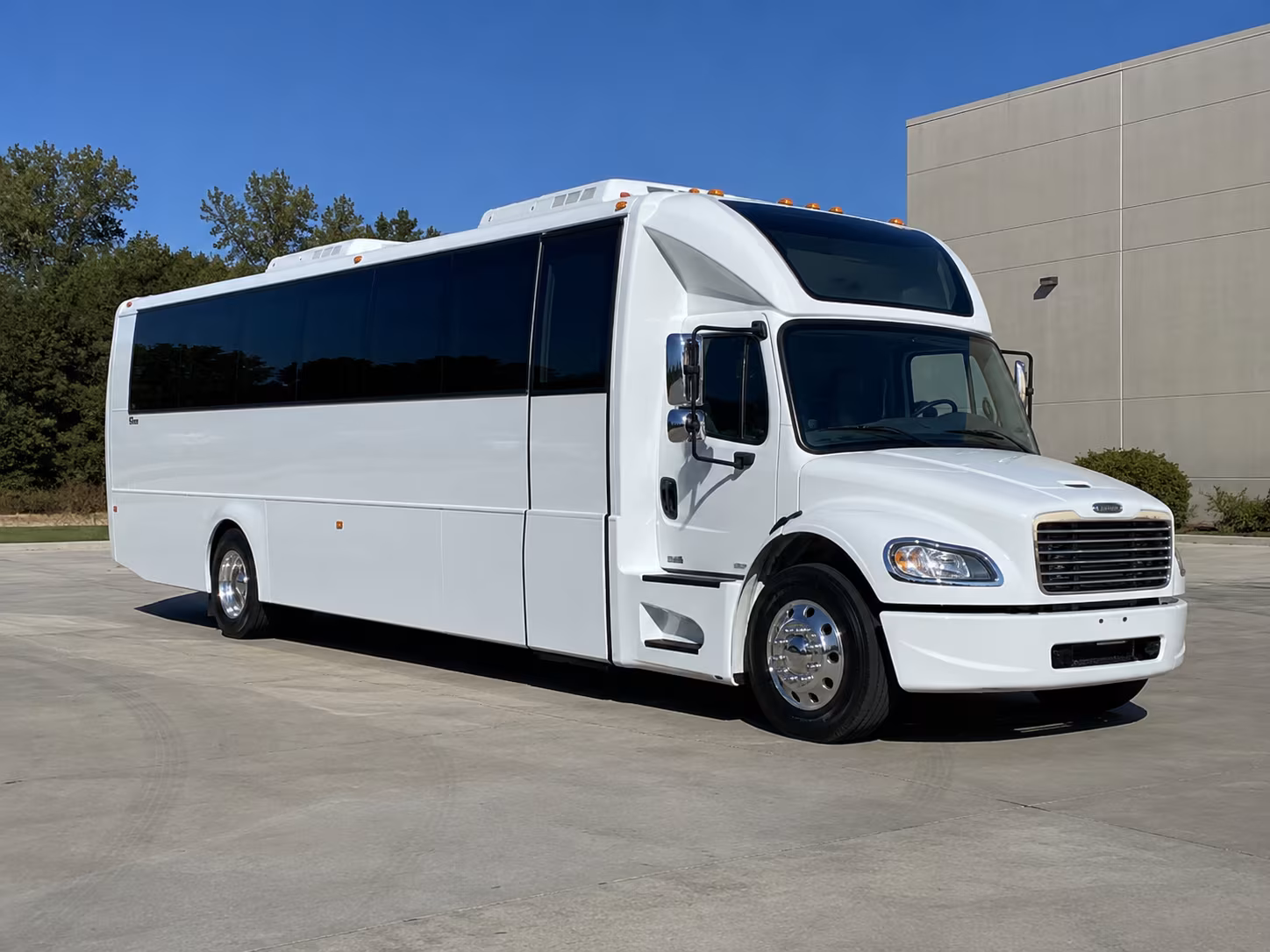 huntington beach 28 passenger party bus