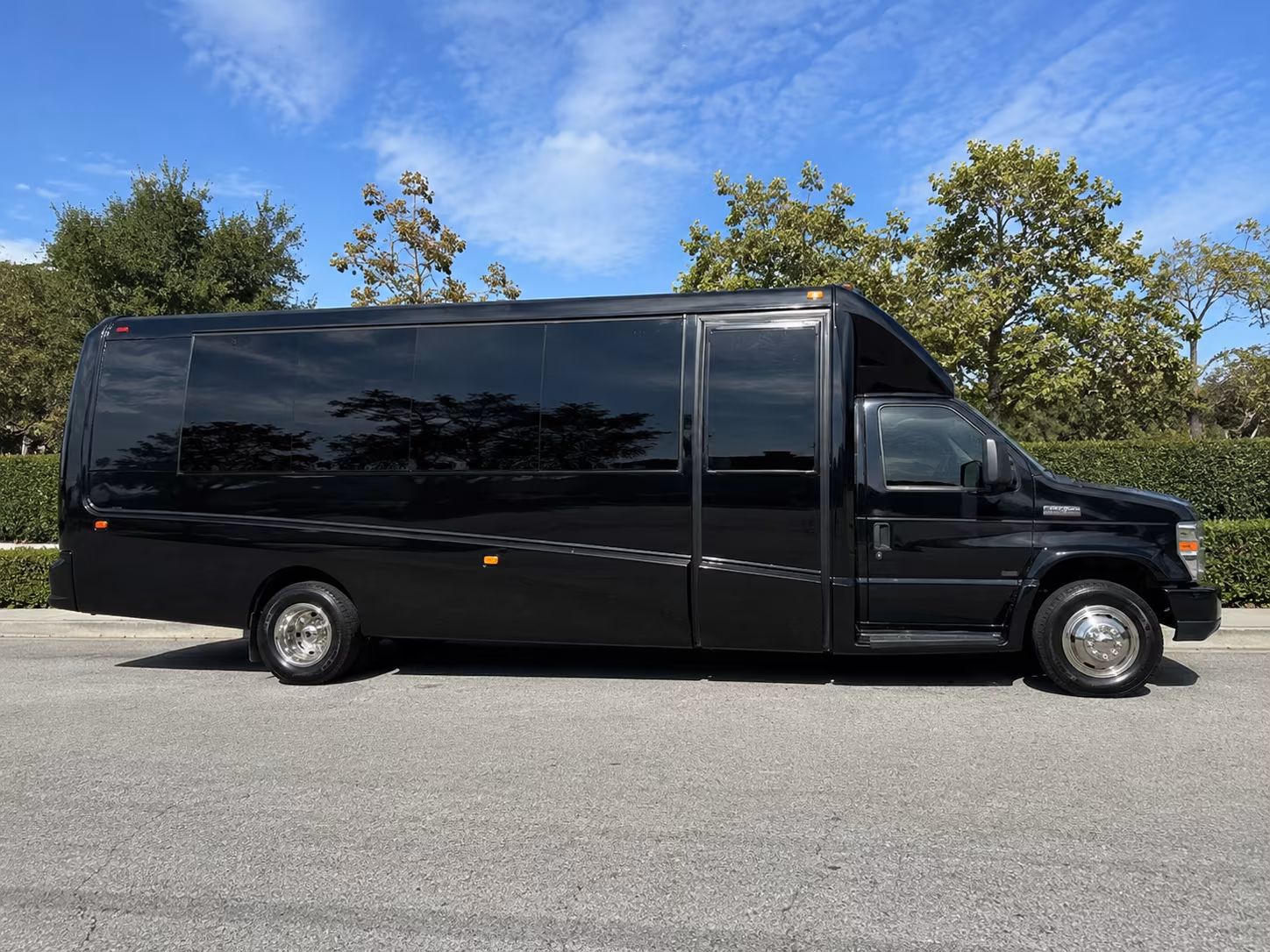 shuttle buses to honda center and angel stadium shows in anaheim